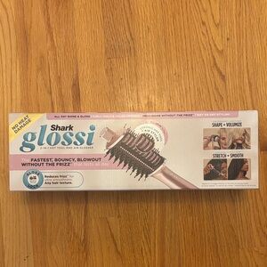 BRAND NEW IN BOX Shark Glossi 2-in-1 Hot Tool and Air Glosser pink